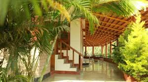 Walkway around Deva Maani