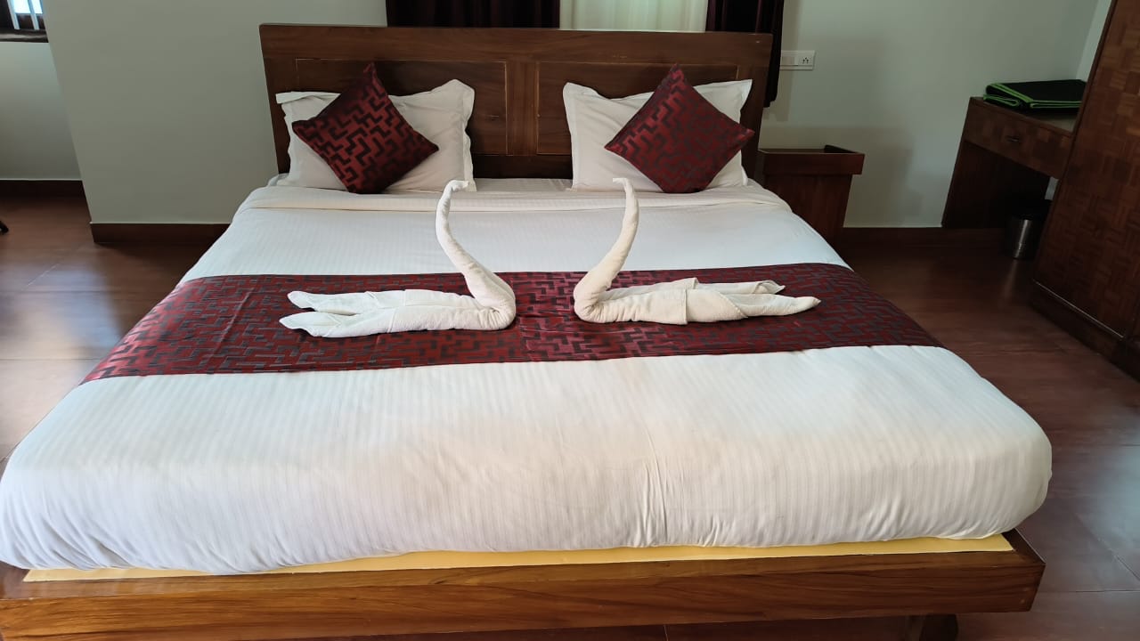 Prepared bed at Deva Maani